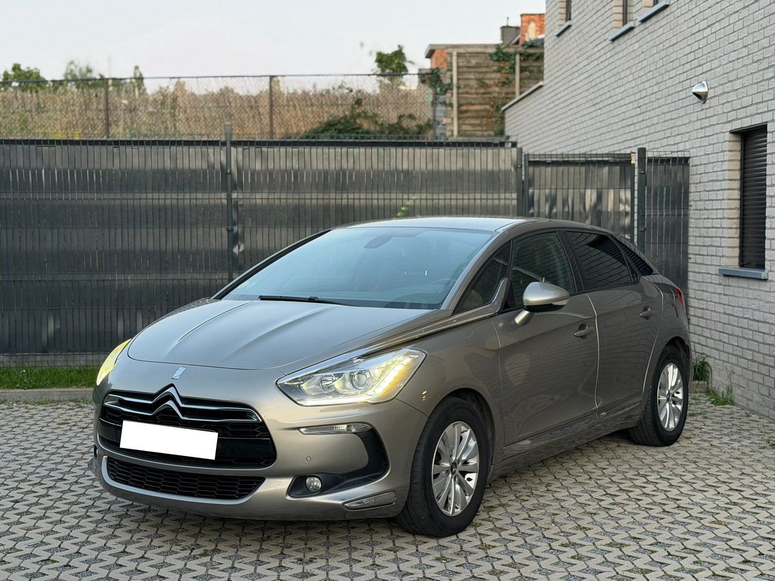 Citroën DS5 2014-EURO6B-1.6E-HDI So-chico, Autos, Bluetooth, Euro 6, Noir, 5 portes
