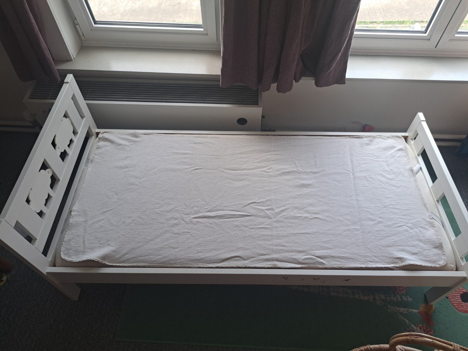 Kleuter bed en eco-matras met overtrek en matrasbeschermer, Dieren en Toebehoren, Ophalen