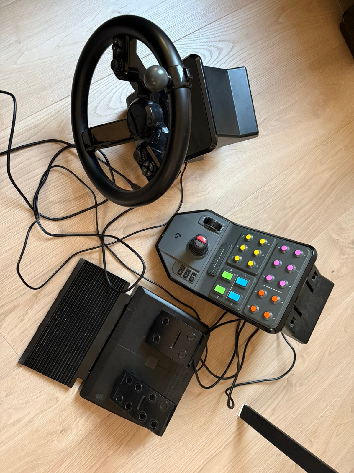 LOGITECH Simulatie stuurwiel + pedalen + zijpaneel Farm Sim, Informatique & Logiciels, Enlèvement, Comme neuf