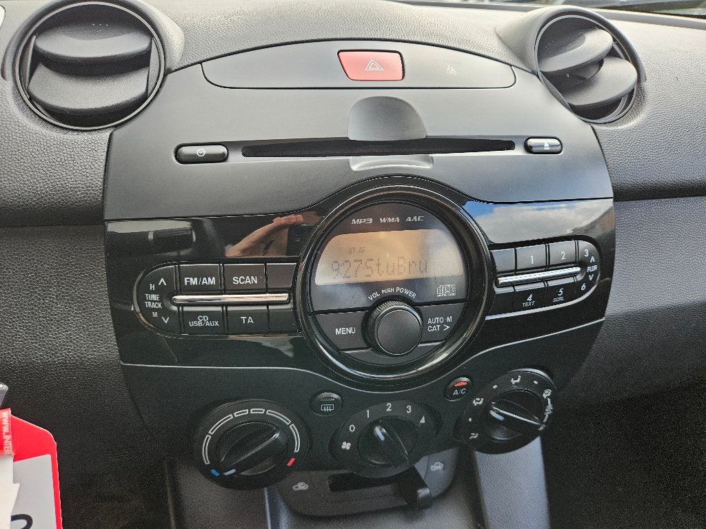 Mazda 2 1.3i Aquatic Blue, Voorwielaandrijving, Euro 5, Stof, Zwart