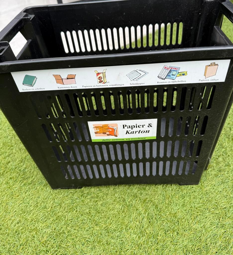 Box voor papier of glas naar container te brengen. 2 euro, Ophalen, Zo goed als nieuw, Glas