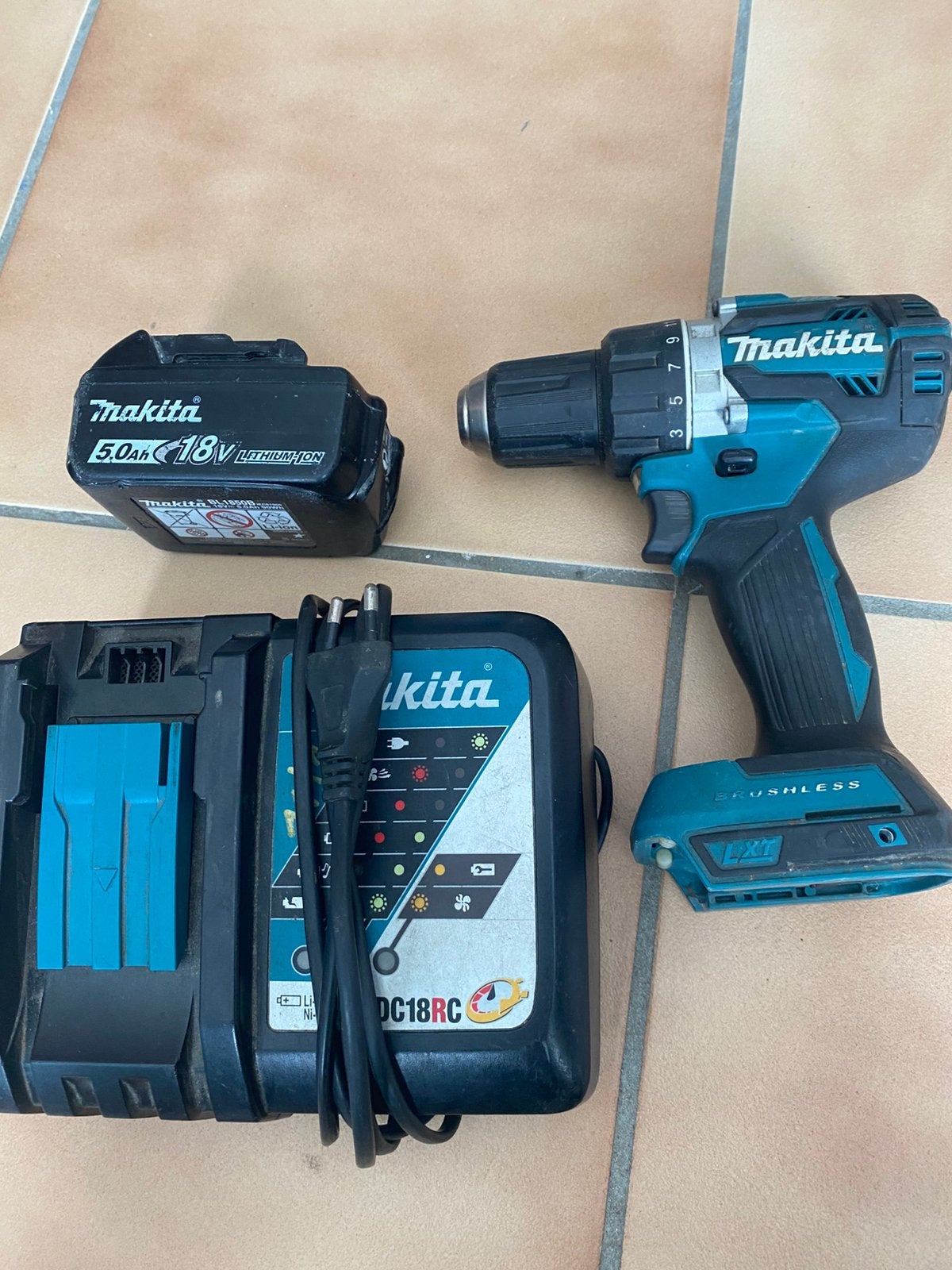 Makita, Enlèvement, Comme neuf