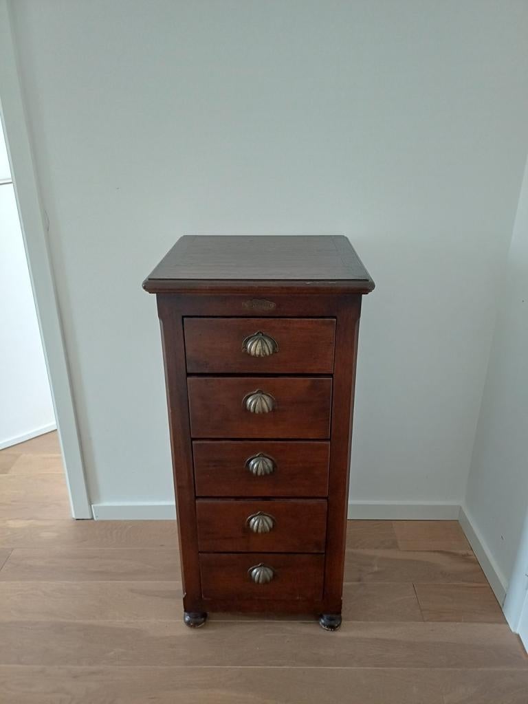 Leuk ladekastje mahonie met 'verborgen' lade D42cm B44cm H94, Ophalen, Minder dan 50 cm, Gebruikt, 5 laden of meer