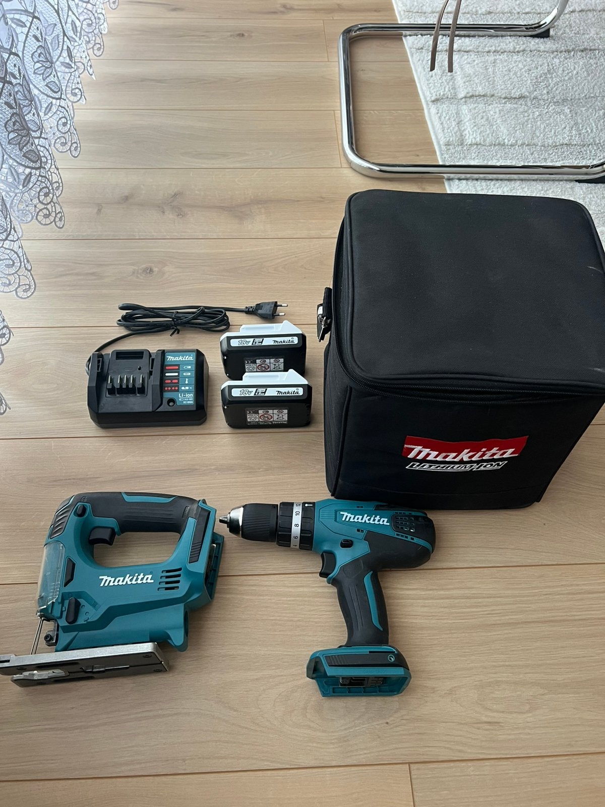 Makita set, Mécanisme de percussion, Comme neuf, Enlèvement, Foreuse et Perceuse