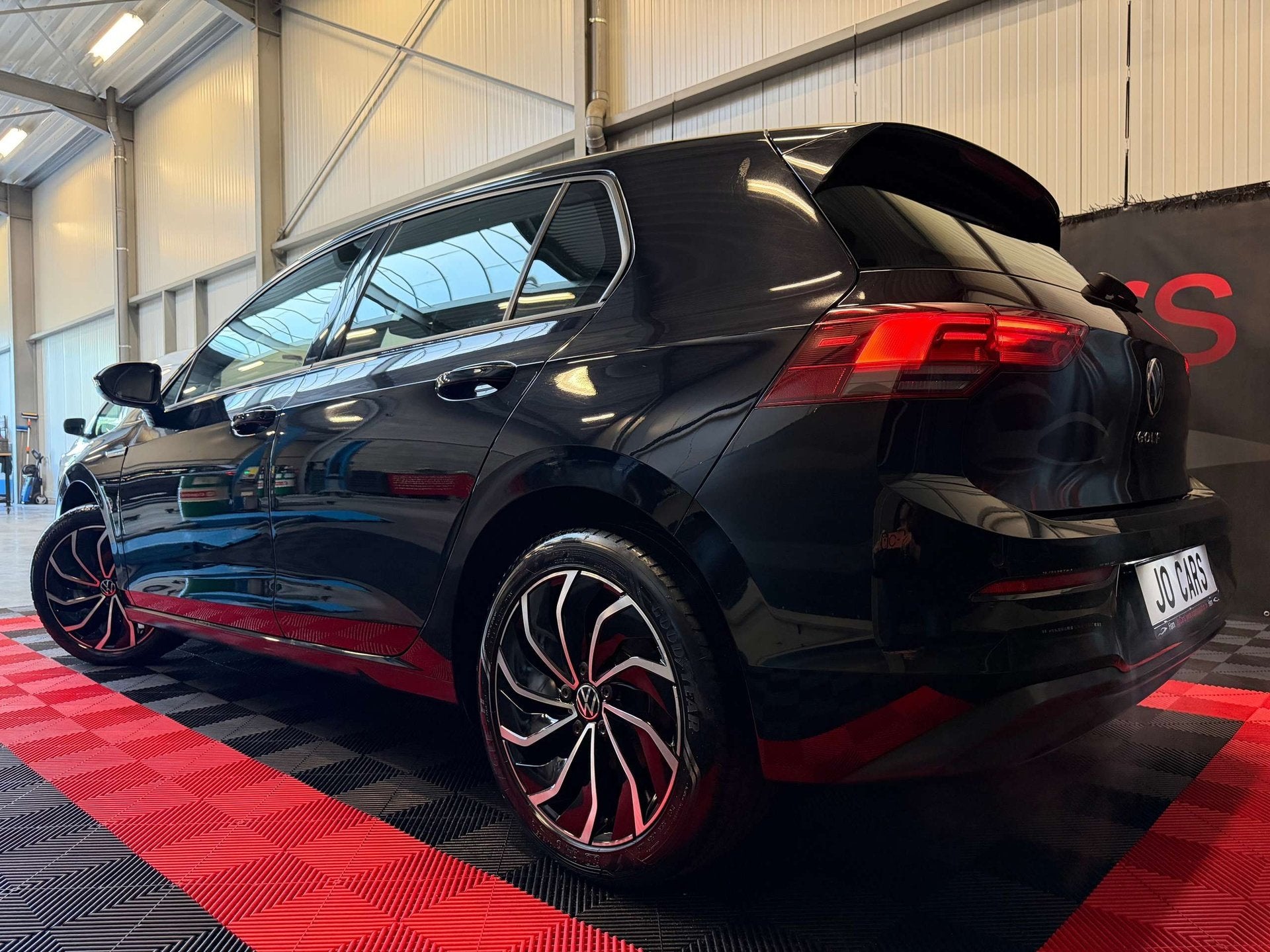 Volkswagen Golf 1.5 TSI 1st Edition/Led/Ambi/Zetel-v/Stuur-v, Auto's, Dealer onderhouden, 4 cilinders, 110 g/km, Zwart