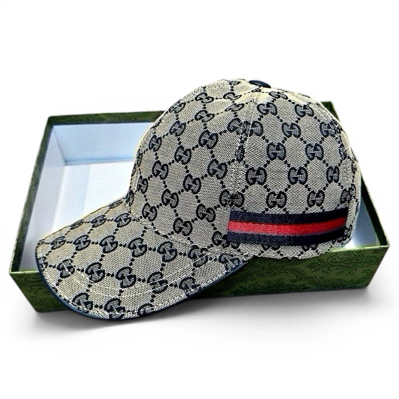 Gucci Pet, Enlèvement, Casquette