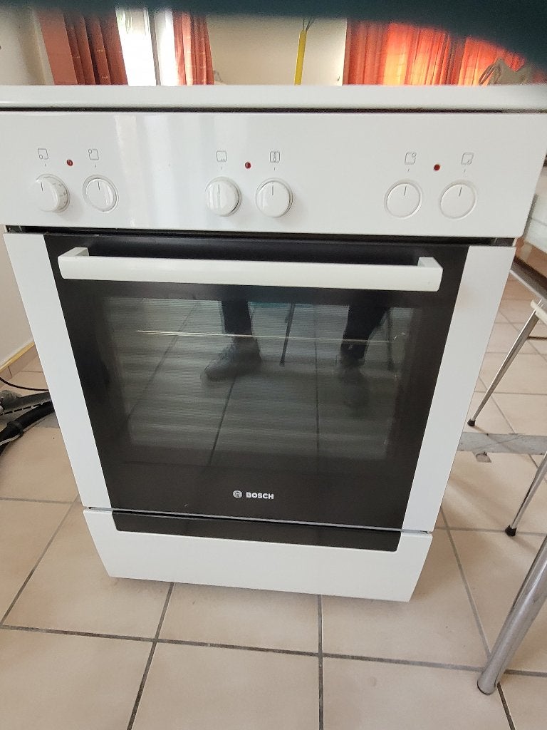 Cuisinière  électrique, Electroménager, 4 zones de cuisson, Enlèvement, Utilisé, Autoportant