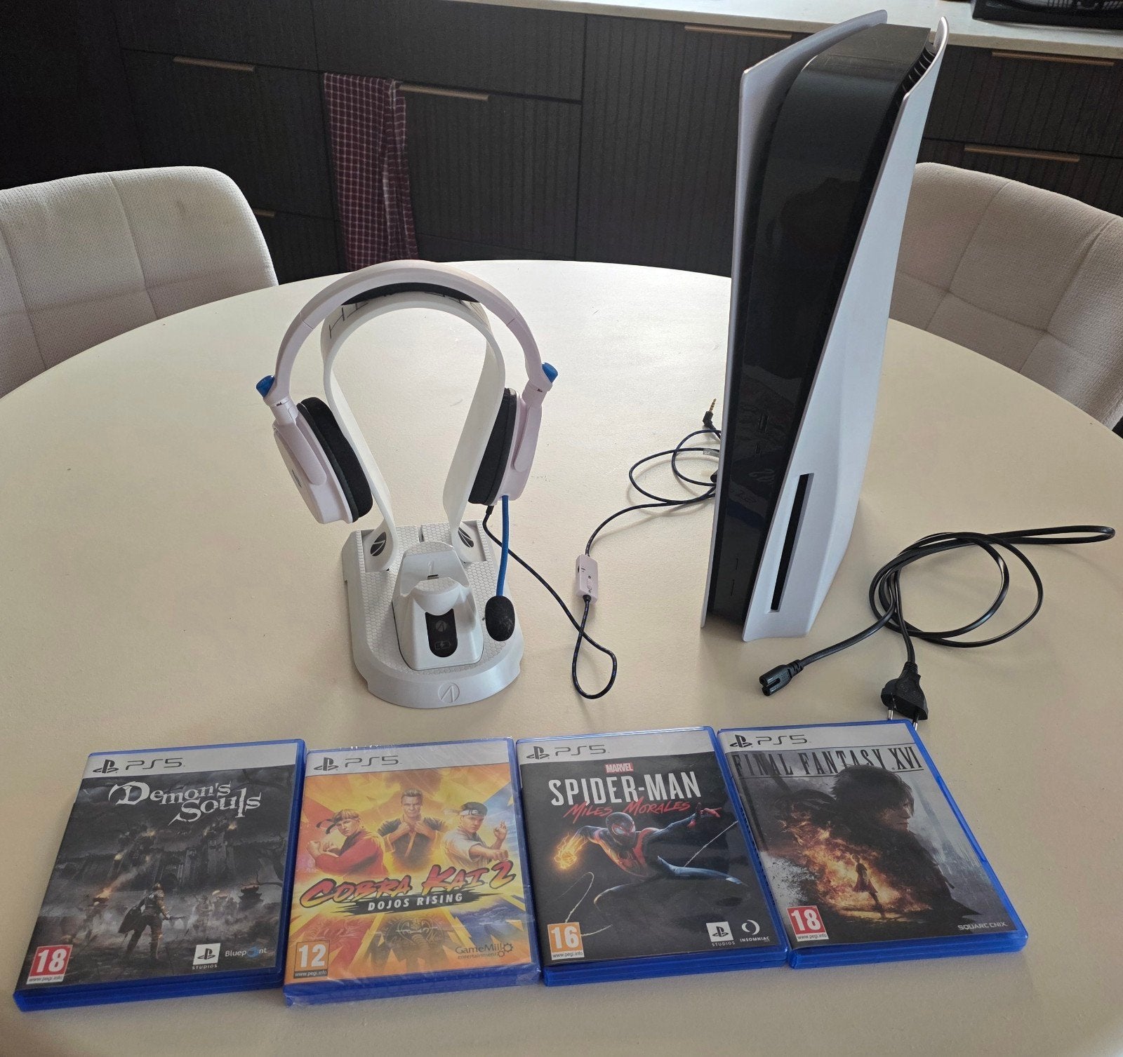 PlayStation 5 Disc Edition + 5 jeux + ensemble casque, Consoles de jeu & Jeux vidéo, Consoles de jeu | Sony PlayStation 5, Playstation 5