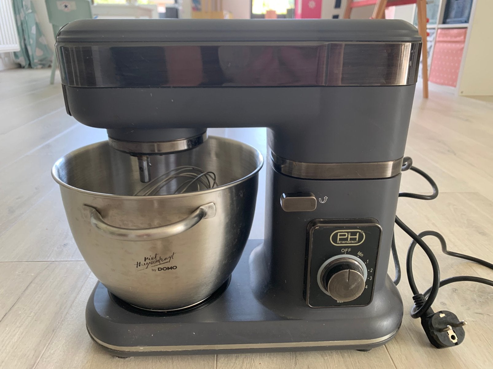 Domo Deluxe keukenrobot- patisserierobot, Elektronische apparatuur, Ophalen, 4 liter of meer, Gebruikt, 3 snelheden of meer
