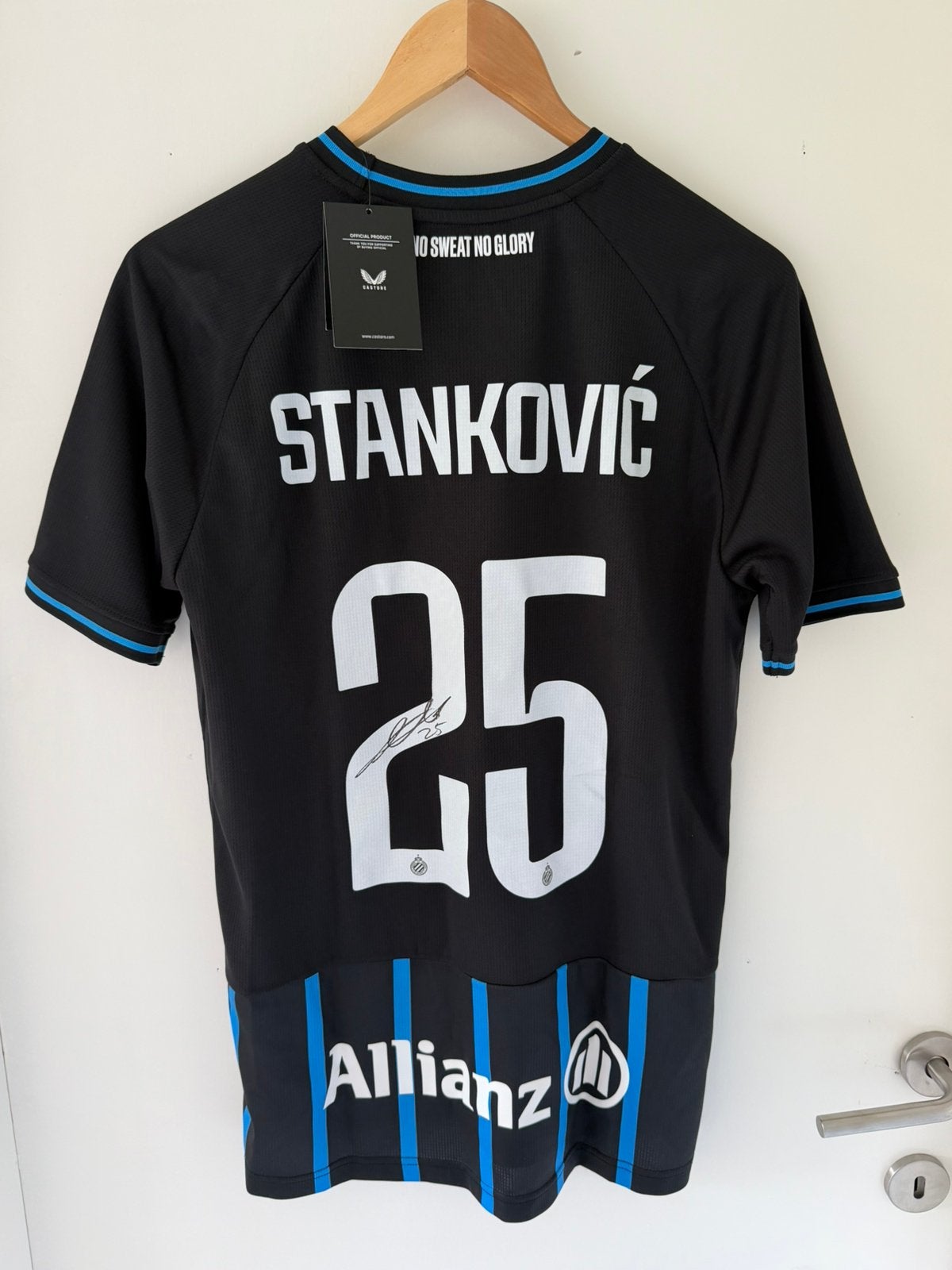 Gesigneerd Stankovic Club Brugge, Verzamelen, Sportartikelen en Voetbal, Ophalen of Verzenden, Nieuw, Shirt