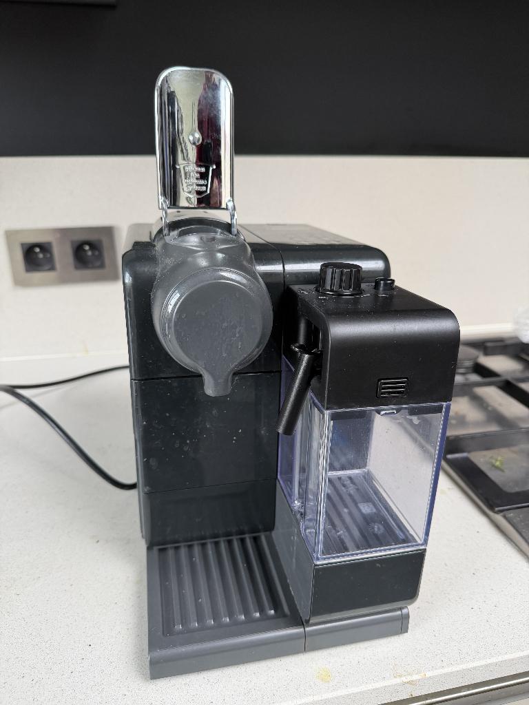 Nespresso Lattissima Touch koffiemachine, Elektronische apparatuur, Koffiezetapparaten, Ophalen, Gebruikt, Koffiemachine, 1 kopje