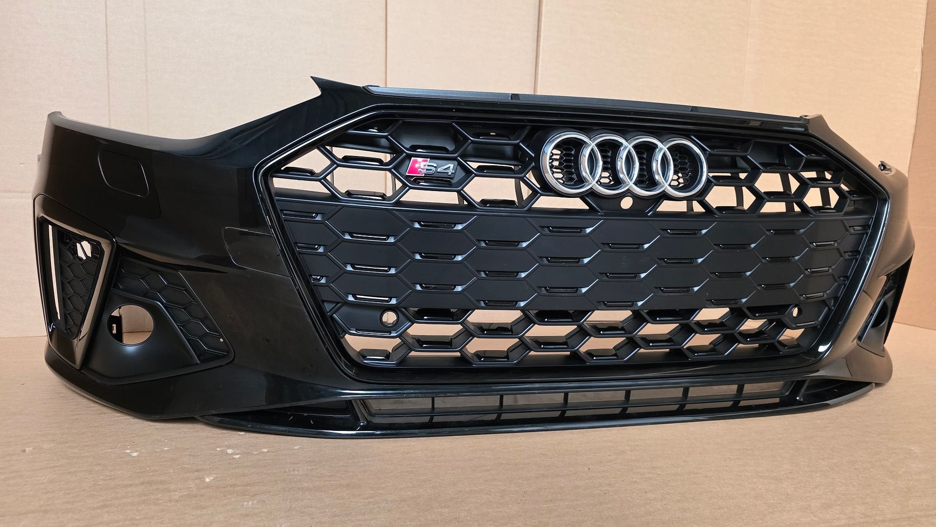 Voorbumper Audi A4 B9 8W Facelift S4 4xPDC KLS Bumper 2019-, -, Origine de la pièce connue, Utilisé, -
