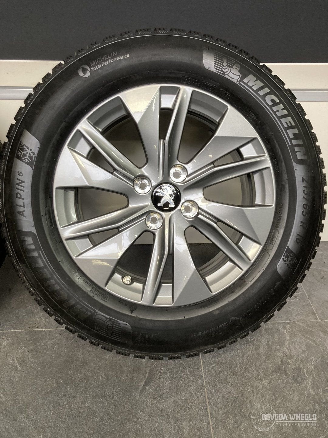 16” originele Peugeot 2008 (e) velgen + winterbanden 4x108, Auto-onderdelen, Banden en Velgen, -, Banden en Velgen, Gebruikt, 215 mm