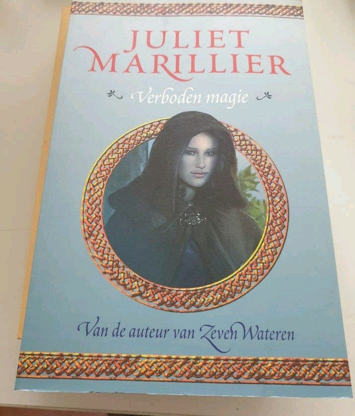 Juliet Marillier - Verboden magie, Boeken, Ophalen of Verzenden, Juliet Marillier