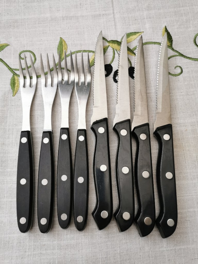 Bestekset 4 personen steak steakset Monogram., Ophalen of Verzenden, Zo goed als nieuw, Overige typen