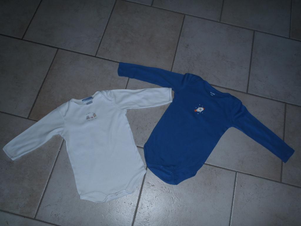 1 lot de 2 body taille 86, Enlèvement ou Envoi, Comme neuf, Garçon, Vêtements de nuit ou Sous-vêtements