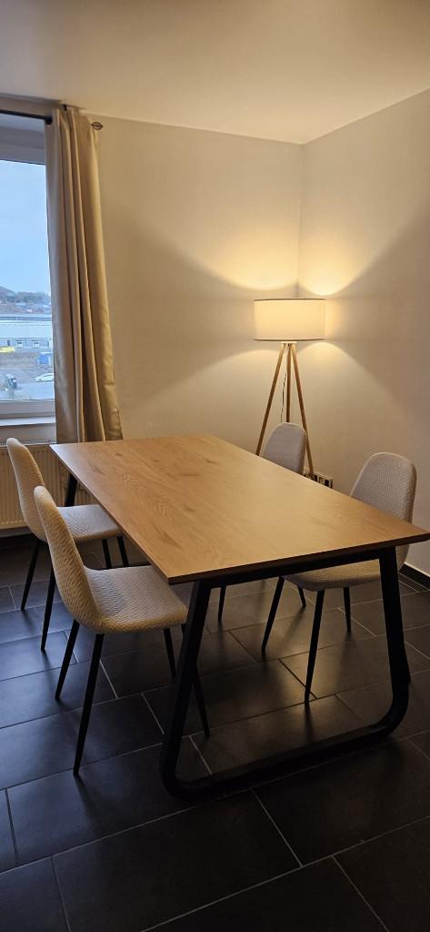 Table + 4 chaises (Leen Bakker), Enlèvement, Comme neuf, Moderne, 4 à 6 chaises