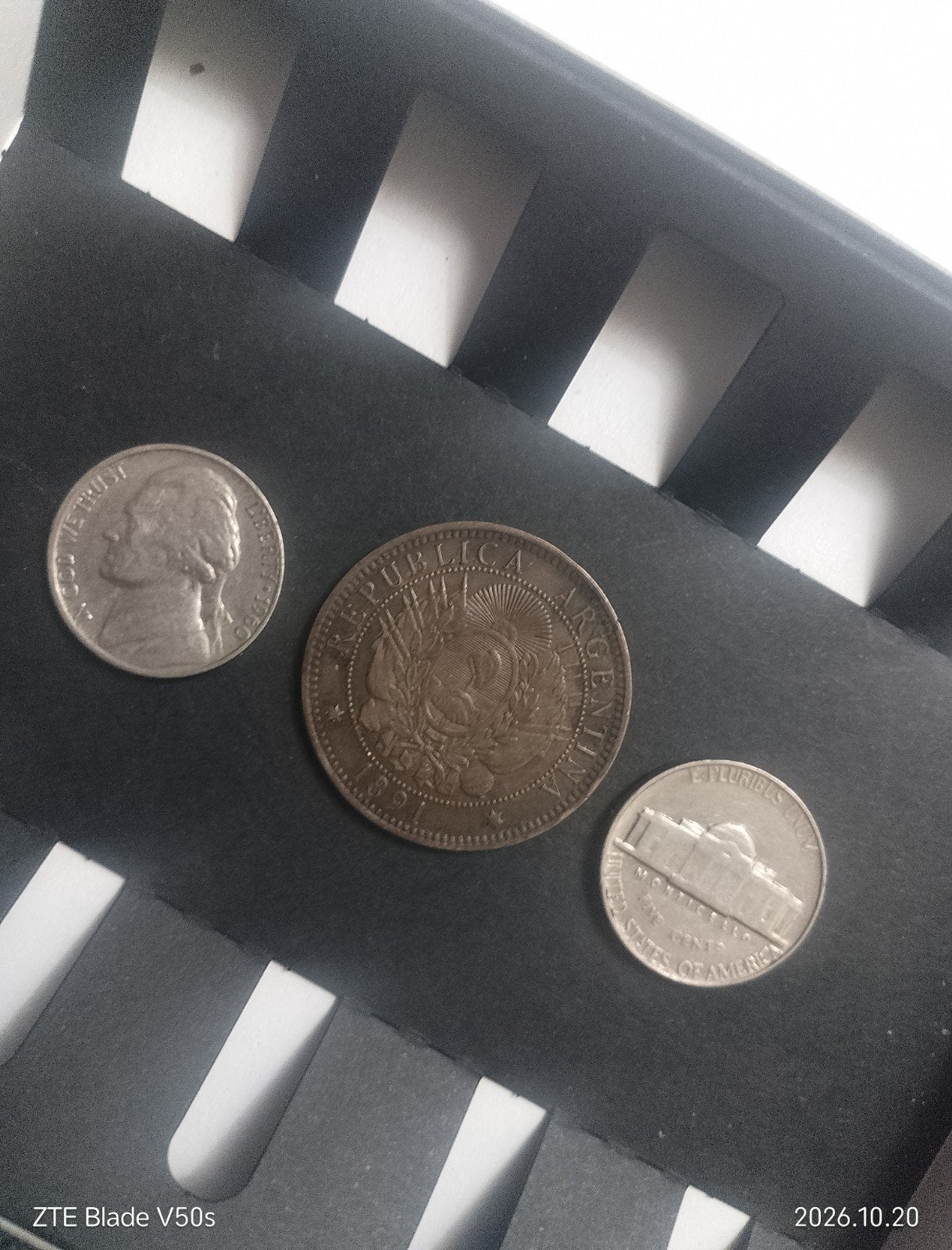 3 pièces, Enlèvement ou Envoi