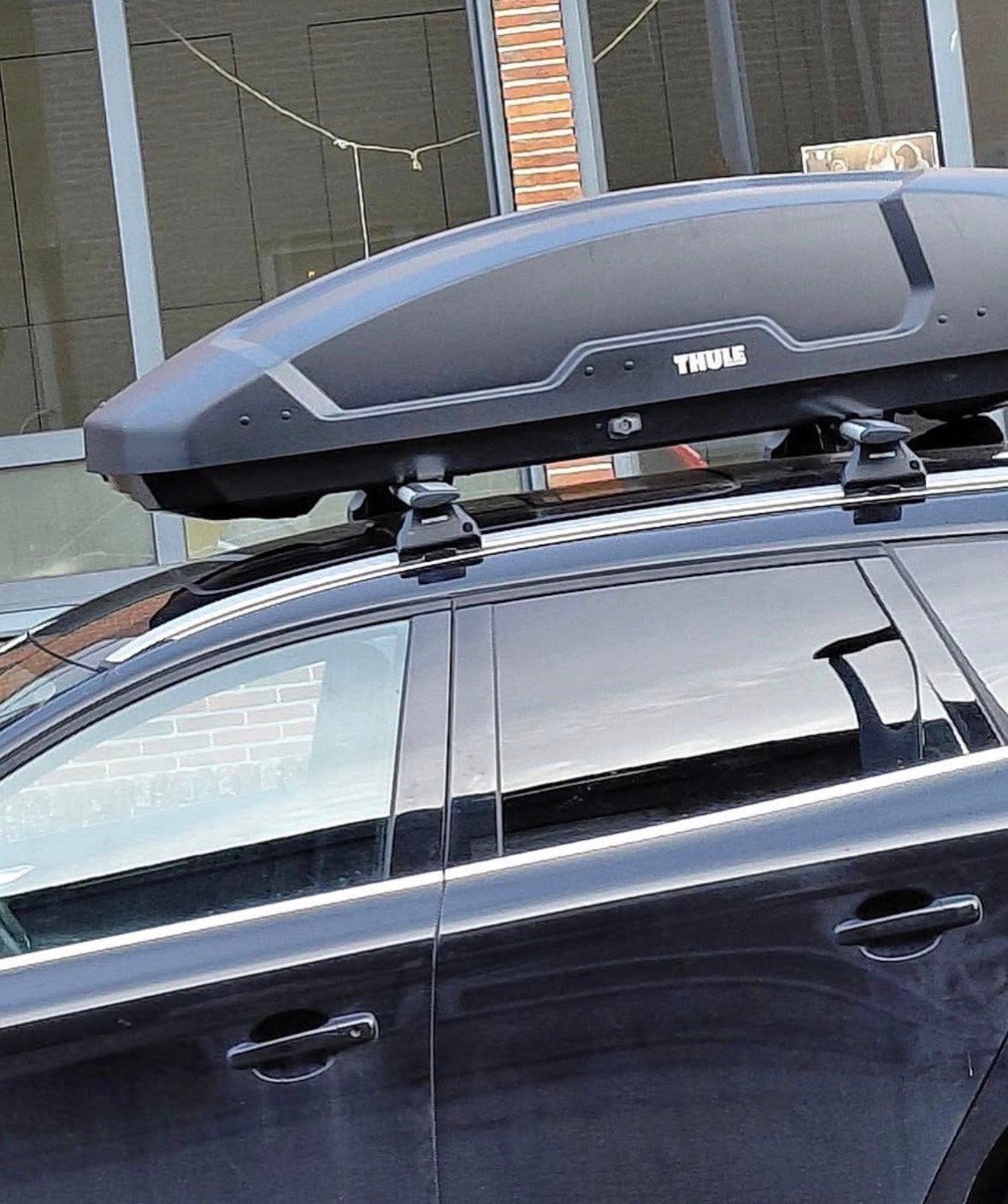 Dakkoffer Thule op dakdragers Volvo, Ophalen, Zo goed als nieuw