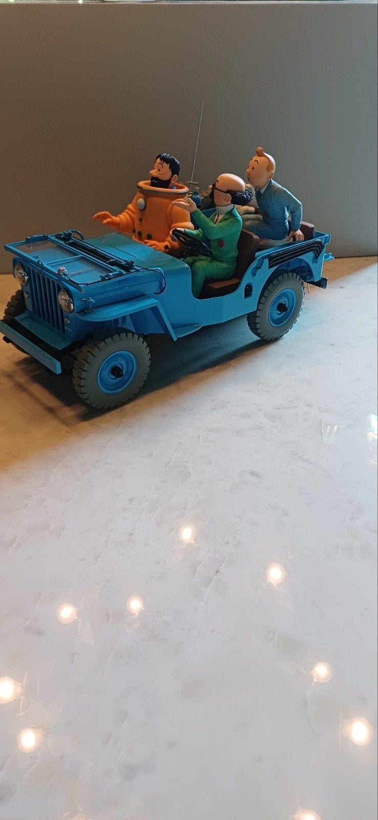 Jeep 1/8 Bleu  Tintin, Collections, Enlèvement