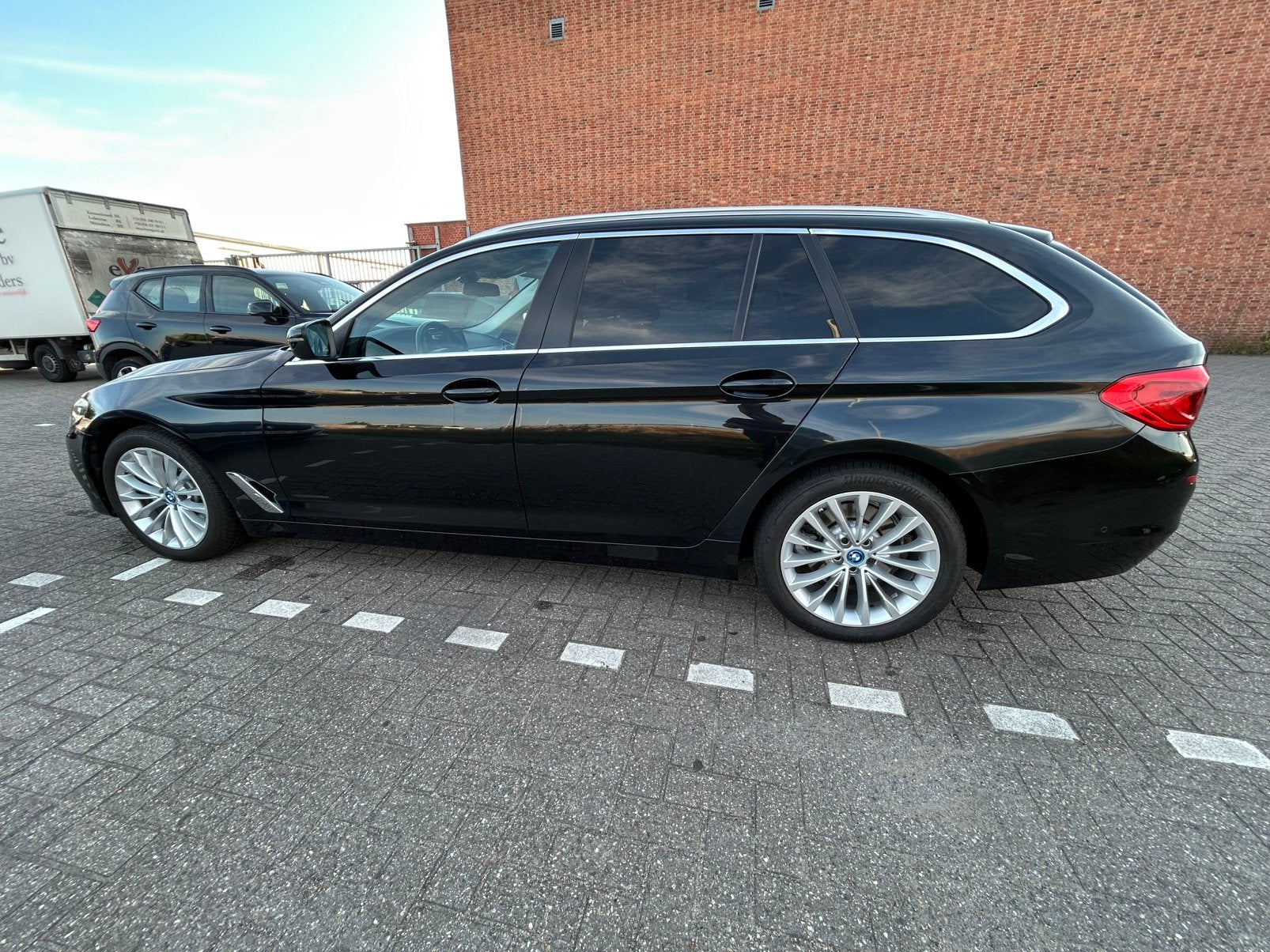 518dA 2020 Très bon état, Cuir, Noir, 5 portes, Automatique