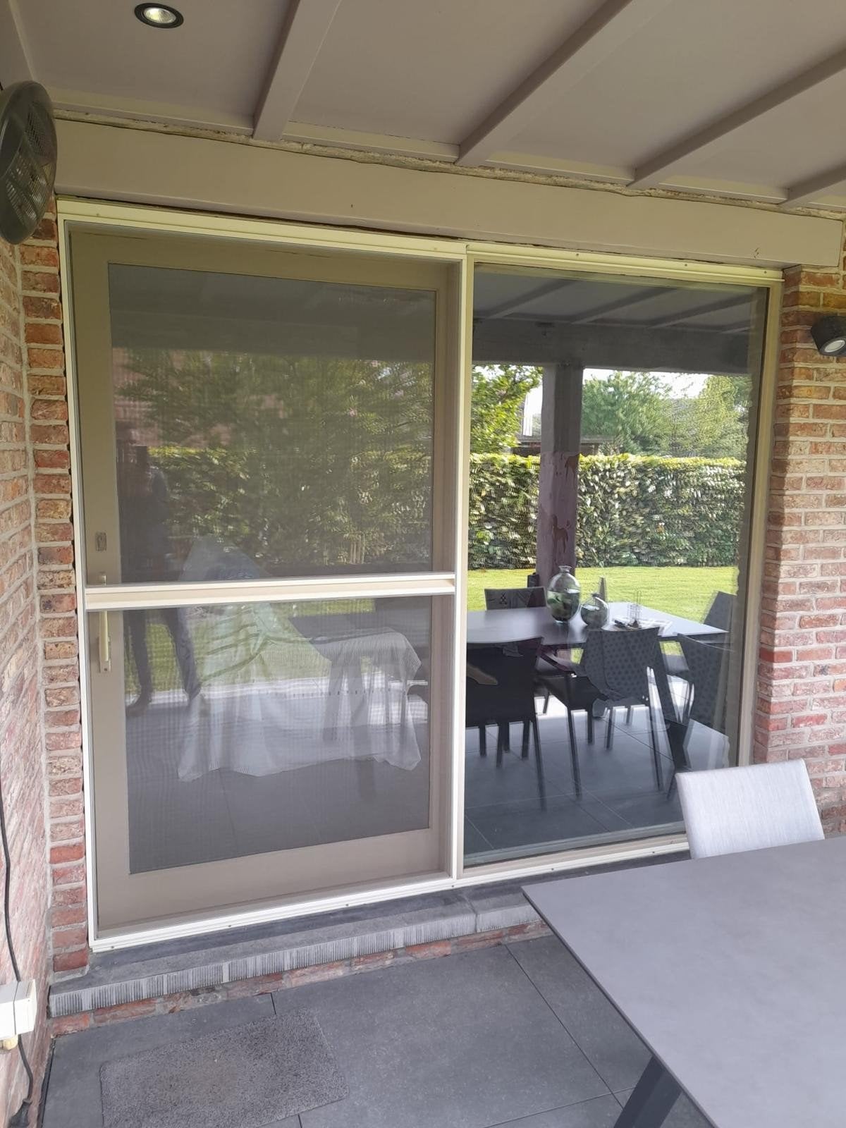 Schuifraam meranti, Doe-het-zelf en Bouw, Raamkozijnen en Schuifdeuren, Ophalen, Gebruikt, 150 tot 225 cm, Inclusief glas