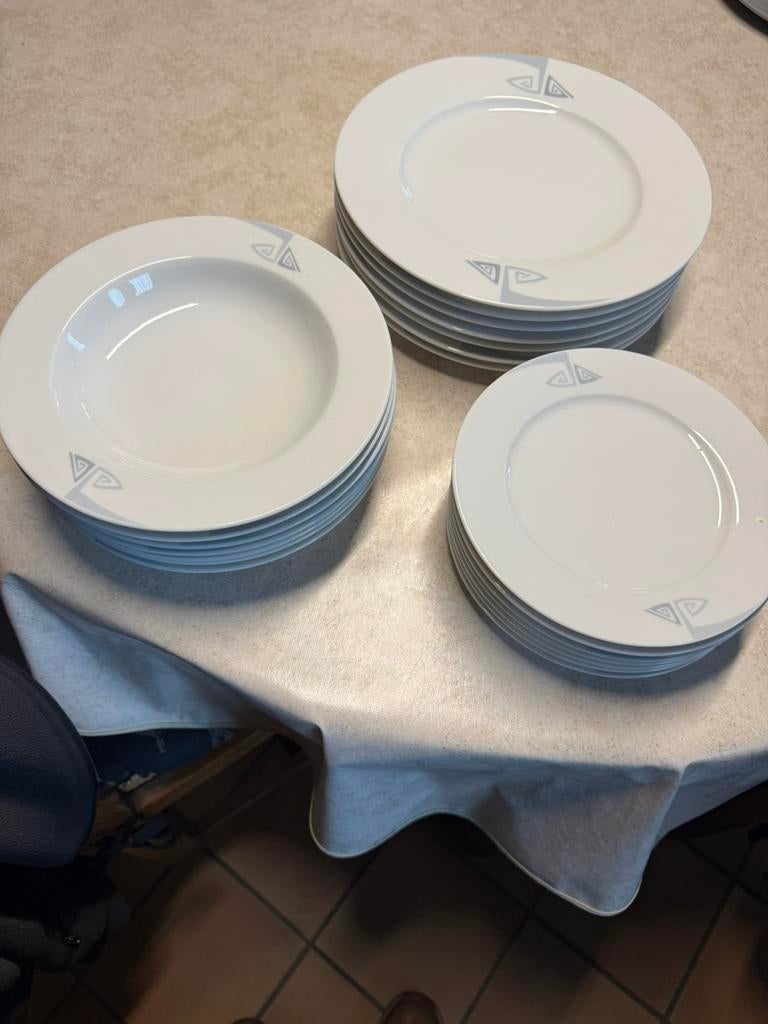 Borden 7stuks van elk, Huis en Inrichting, Keuken | Tupperware, Ophalen, Gebruikt
