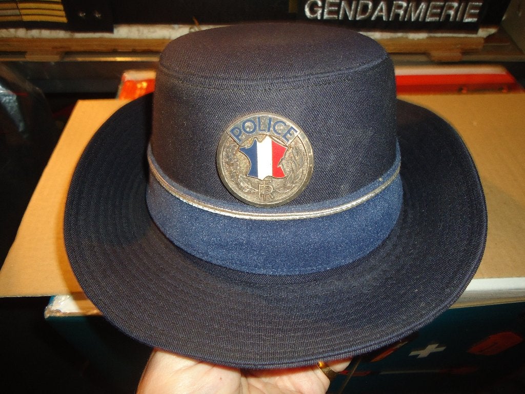 chapeau police femme fr, Enlèvement ou Envoi, Autres, Casque ou Béret