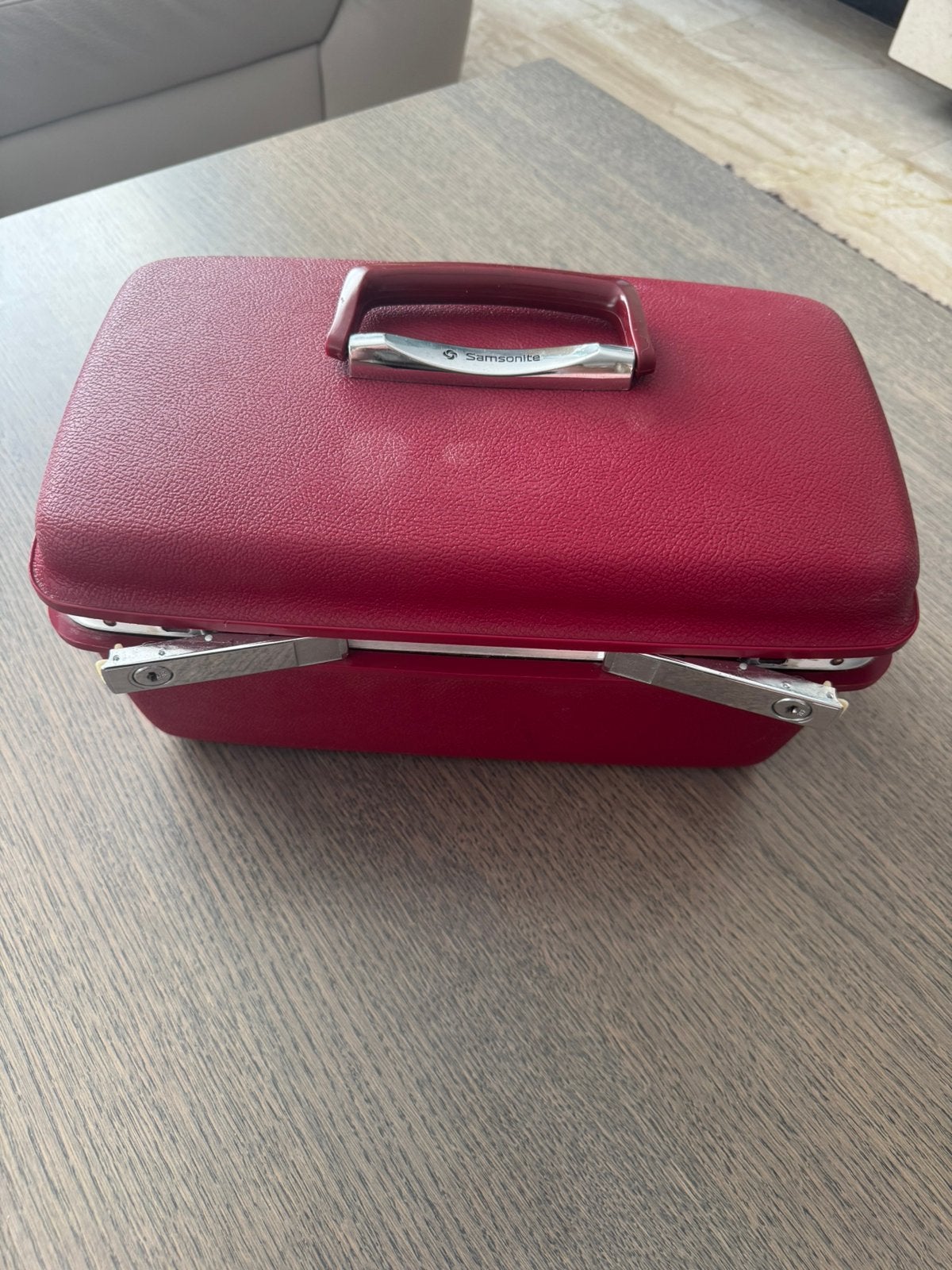 VINTAGE BORDEAUX BEAUTYCASE/TOILETKOFFER VAN SAMSONITE, Rouge, Comme neuf, Avec miroir(s), Enlèvement