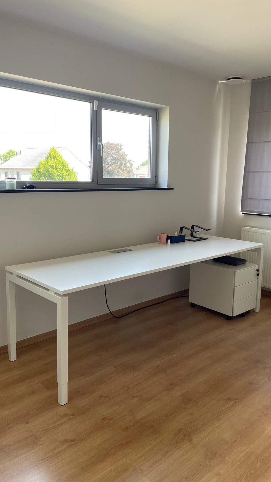 Ruime bureau met powerbank, kabelgoot en ladekast, Maison & Meubles, Bureaux, 250 cm, Prise de courant, Comme neuf, Enlèvement