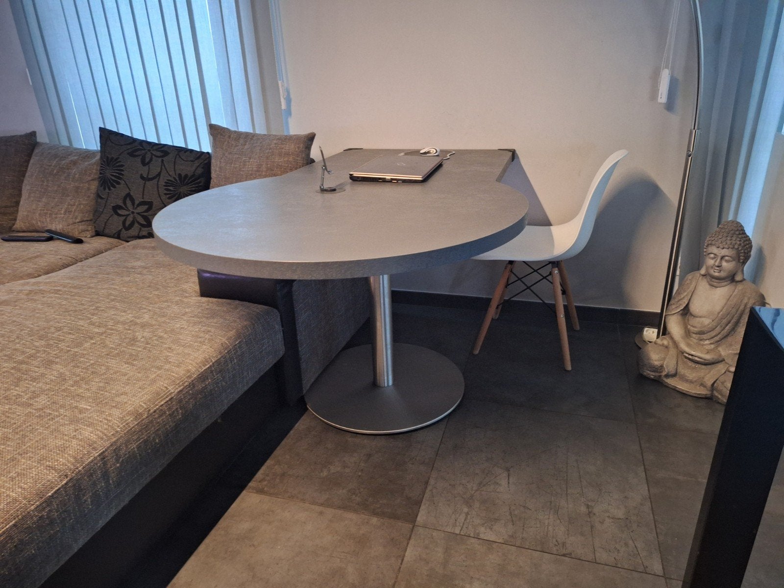 Table de bureau ou de salon avec pied inox très robuste, Maison & Meubles, Tables | Tables de salon, Enlèvement