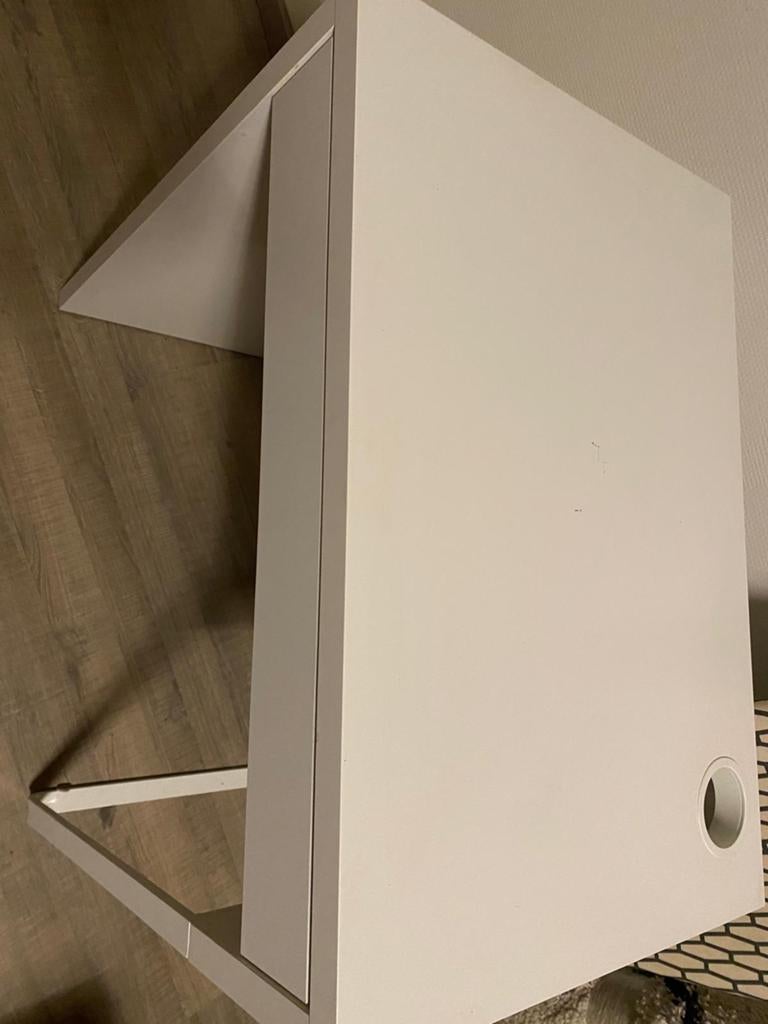 Bureau ikea avce un grand tiroir, Neuf, Scandinave, 73 cm, 50 cm