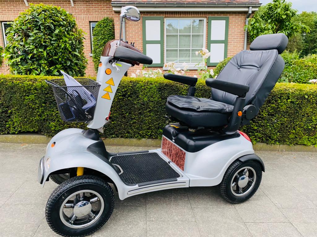 Shoprider deluxe Scootmobiel 4wiel invalide scooter, Diversen, Rolstoelen, Zo goed als nieuw, Elektrische rolstoel, Inklapbaar