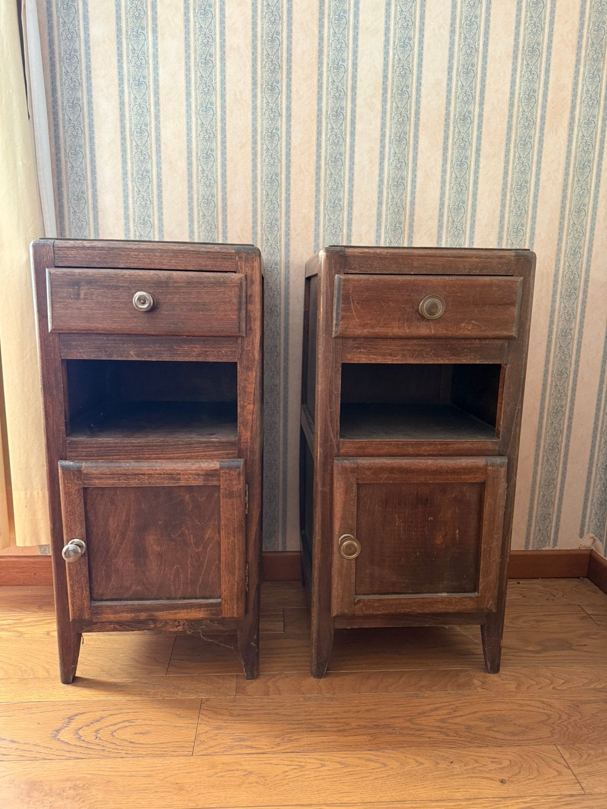 Paire de tables de chevet anciennes en bois, Enlèvement, Utilisé, Bois
