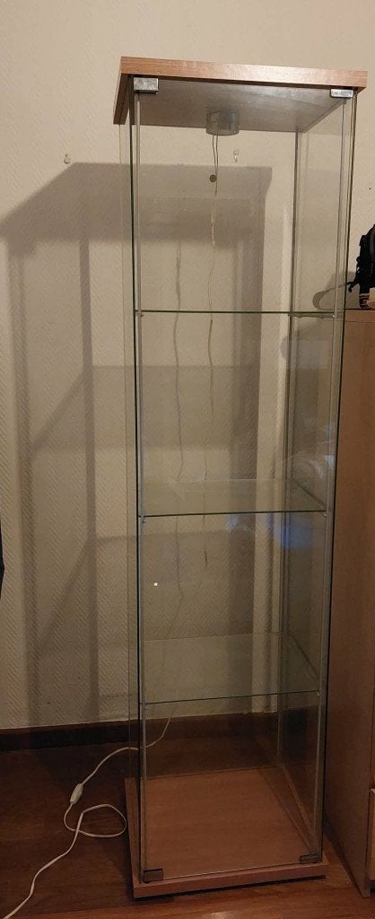 Vitrine (colonne) avec éclairage intégré, Avec porte(s), 25 à 50 cm, Comme neuf, Moins de 50 cm