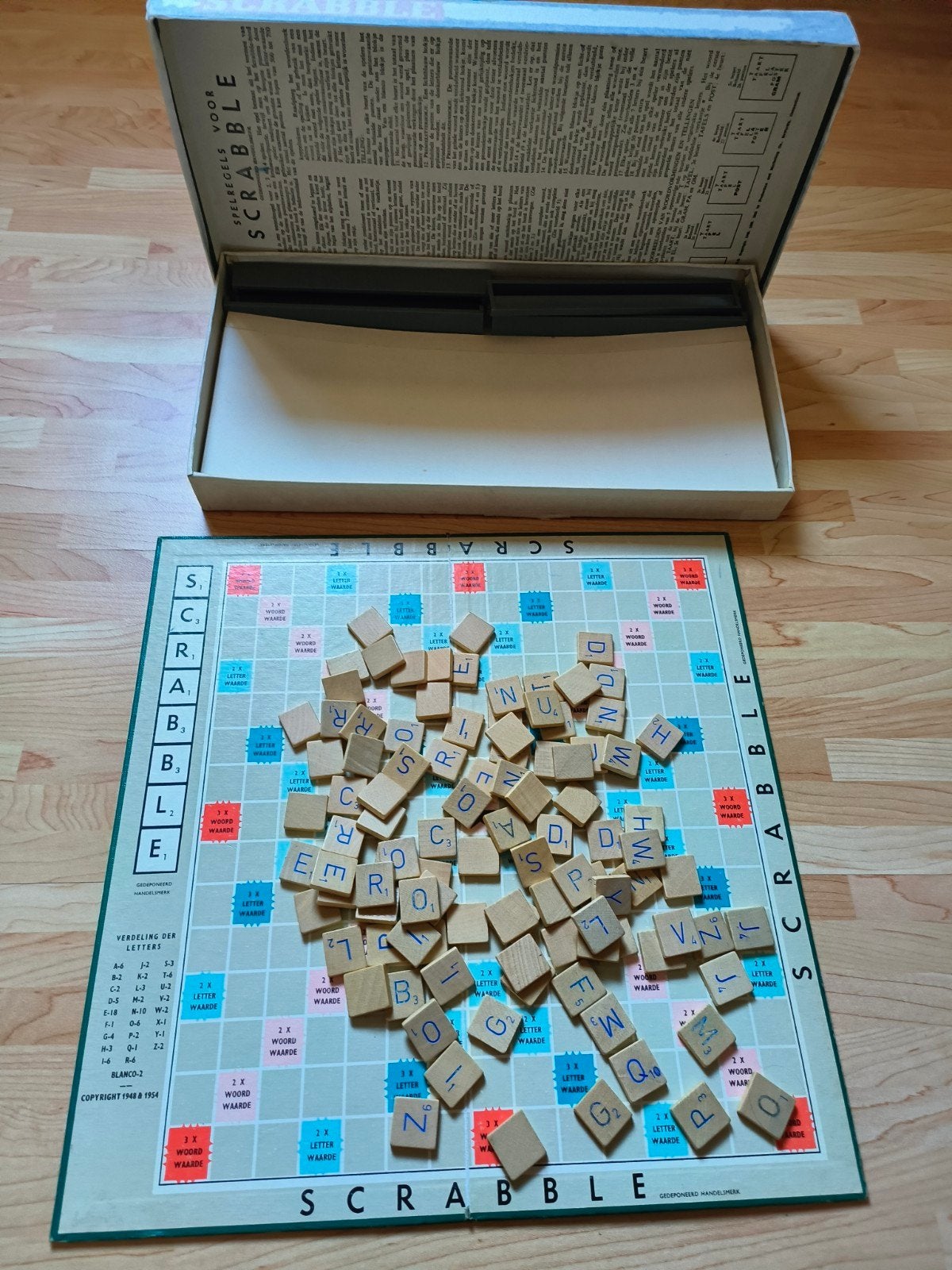 Gezelschapsspel Scrabble met houten blokjes, Ophalen of Verzenden