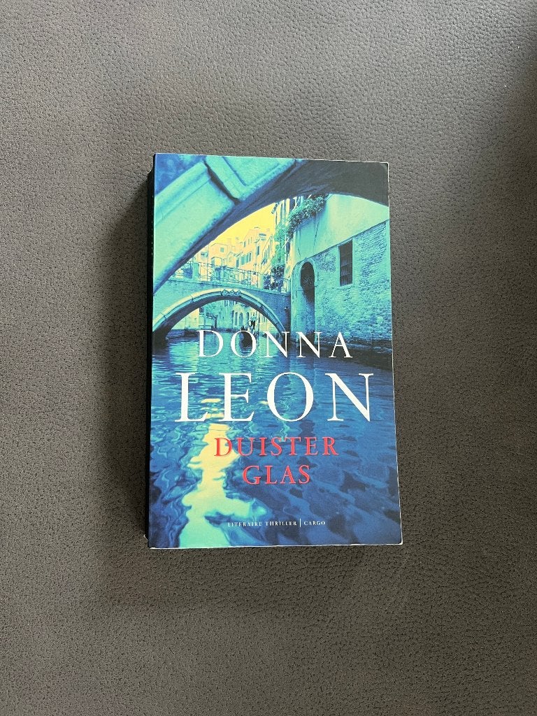 Duister glas – Donna Leon, Boeken, België, Donna Leon, Ophalen of Verzenden, Zo goed als nieuw