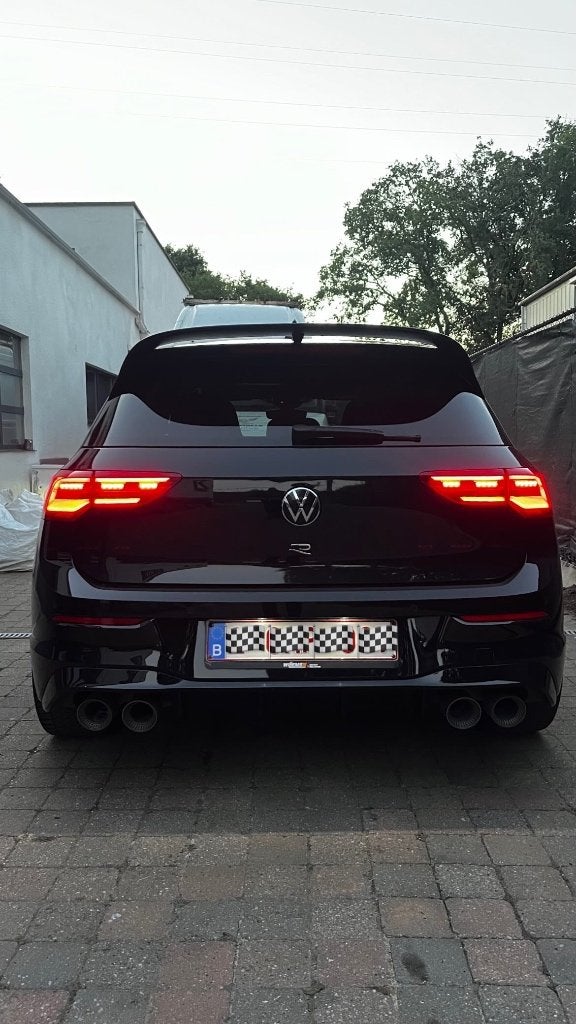 VW Golf 8 R Performance DSG | Akrapovič | FULL OPTION | 2022, Auto's, Automaat, 4 cilinders, 1984 cc, Zwart