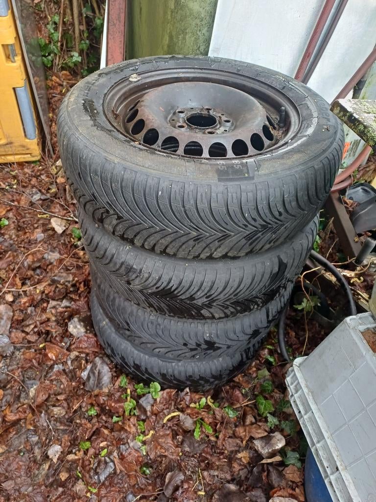 15 inch 4 velgen
mercedes, Ophalen