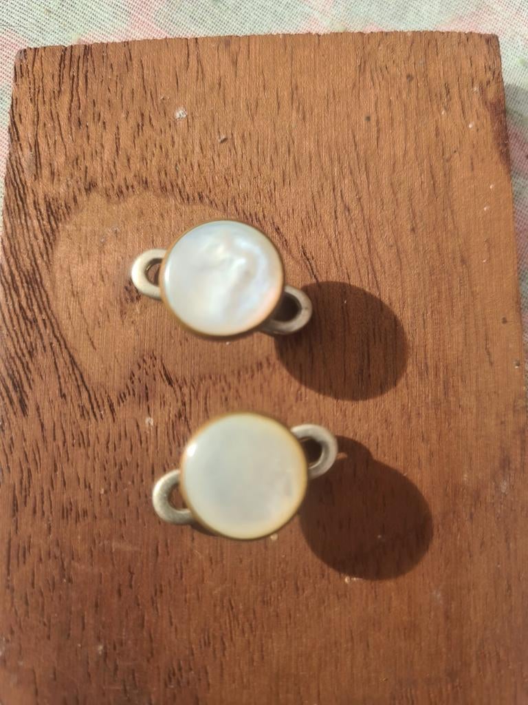 Vintage boutons de manchettes en cuivre et nacre, Enlèvement, Utilisé