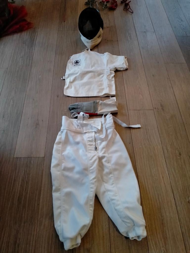 Schermkledij, Sport en Fitness, Vechtsporten en Zelfverdediging, Zo goed als nieuw, Vechtsportkleding, Schermen, Maat M