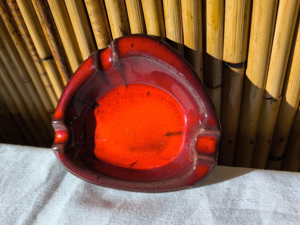 Vintage 1960 rode en oranje geglazuurde keramische asbak, Antiek en Kunst, Ophalen of Verzenden