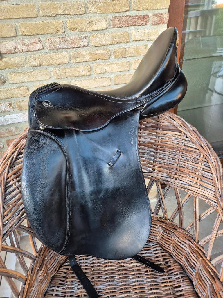Dressuurzadel Kieffer Excellent 17,5 inch, Dieren en Toebehoren, Ophalen, Gebruikt, Dressuur