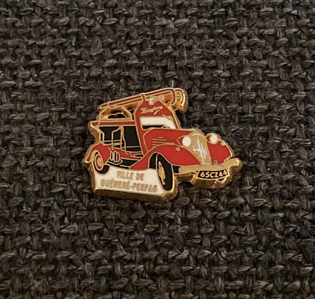 PIN - ROLLS ROYCE - SAPEURS - POMPIERS - BRANDWEER, Verzenden, Gebruikt, Transport, Speldje of Pin
