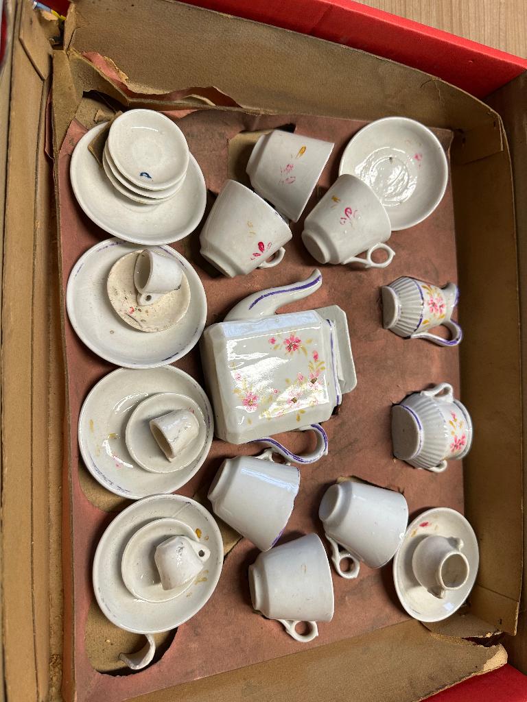 Oude koffie of thee service, Ophalen