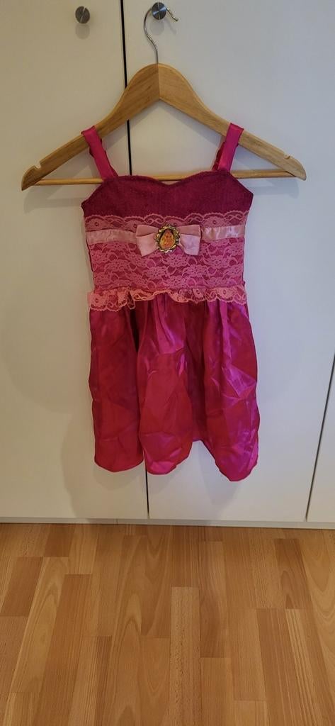 barbie kleedje 104, Kinderen en Baby's, Ophalen of Verzenden, Gebruikt