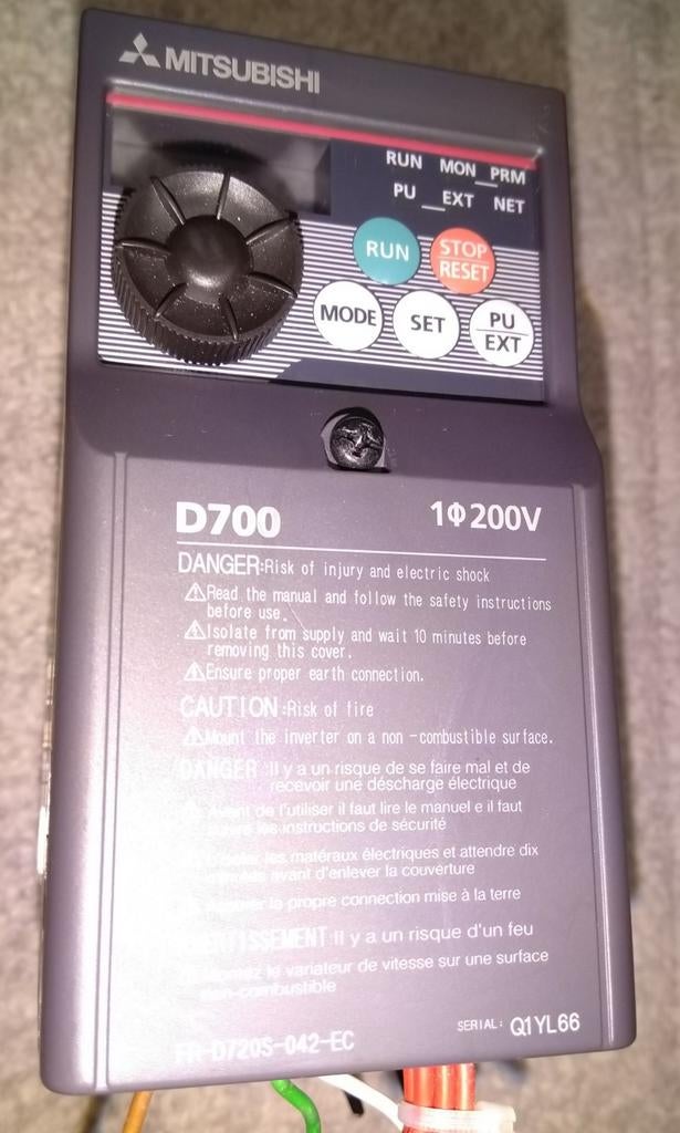 Mitsubishi d700 triphasé 220v 750w (0,75 kv), Bricolage & Construction, Enlèvement ou Envoi, Comme neuf