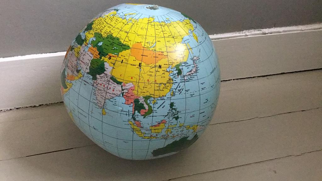 Strandbal wereldbol, Ophalen