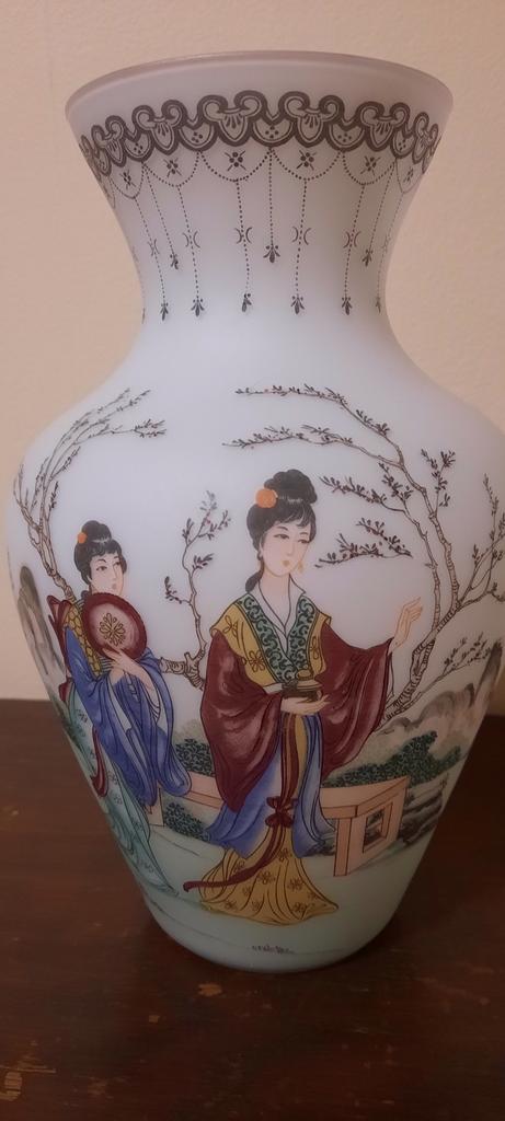 Chinese vaas 26 cm, Ophalen