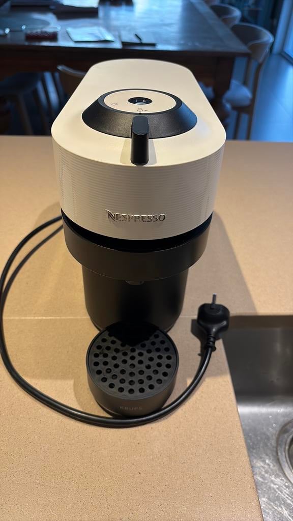 Nespresso Vertuo Plus koffiemachine, zo goed als nieuw, Ophalen, Zo goed als nieuw, Koffiemachine